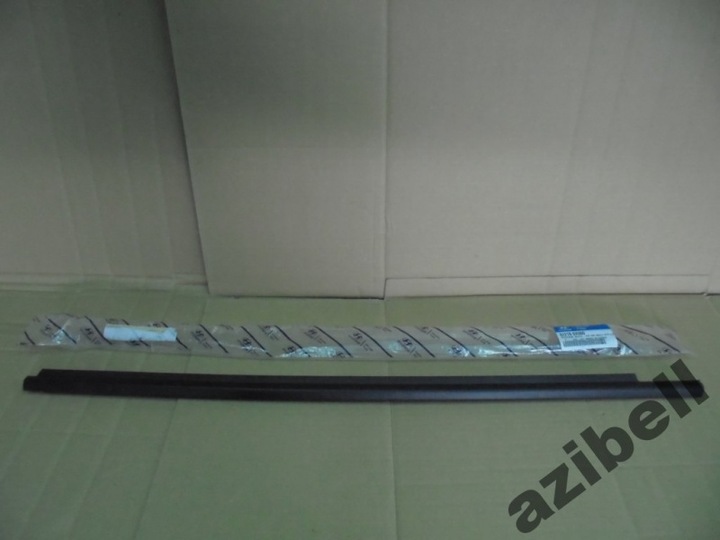 фото №1, Hyundai i10 рестайлінг - планка na двері передні ліві