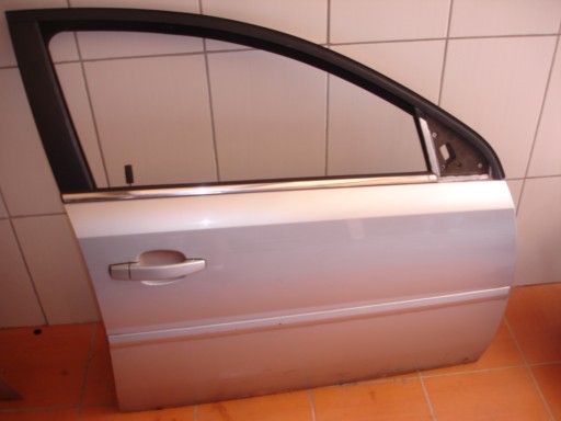 dveře kompletní pravé předek OPEL VECTRA C LIFT