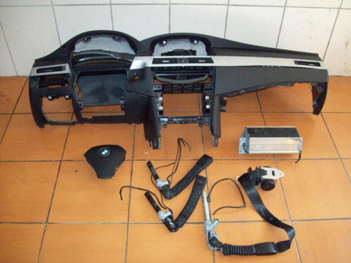 KONSOLA DESKA AIRBAG AIR BAG BMW 5 E60 E 60 E-60