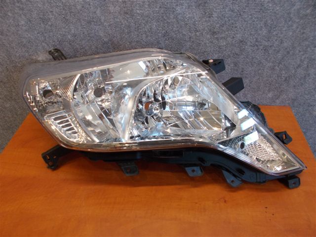 light front front right TOYOTA LAND CRUISER 150