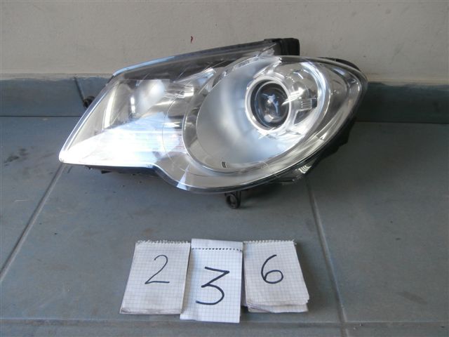 light front front left VW TOUARN FL 07
