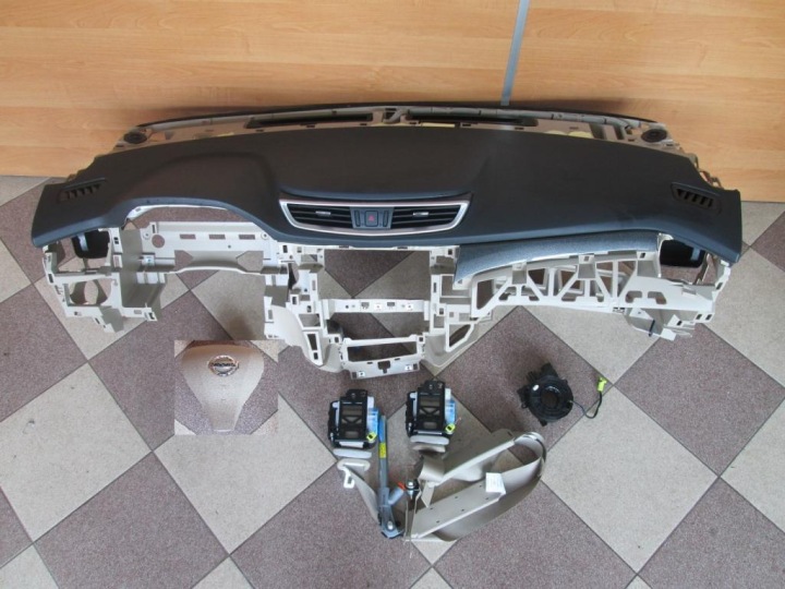 armatura Nissan Qashqai 14r