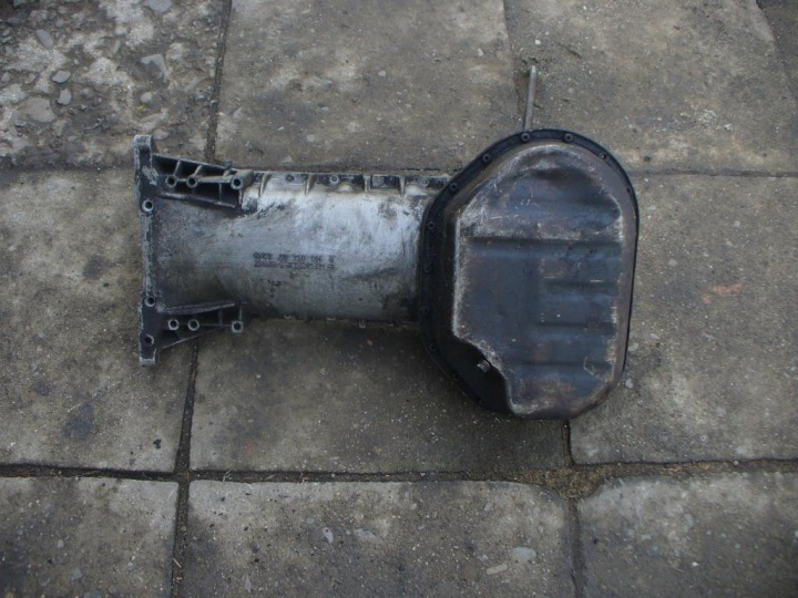 oil sump MERCEDES W116 W107 2,8 1100140702