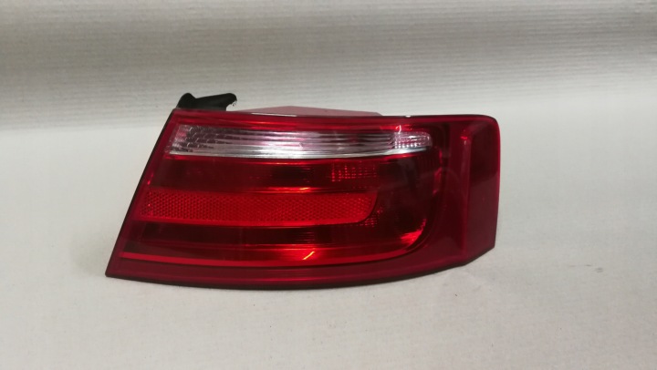light right rear part Z of a fender AUDI A5 COUPE 8T0945096