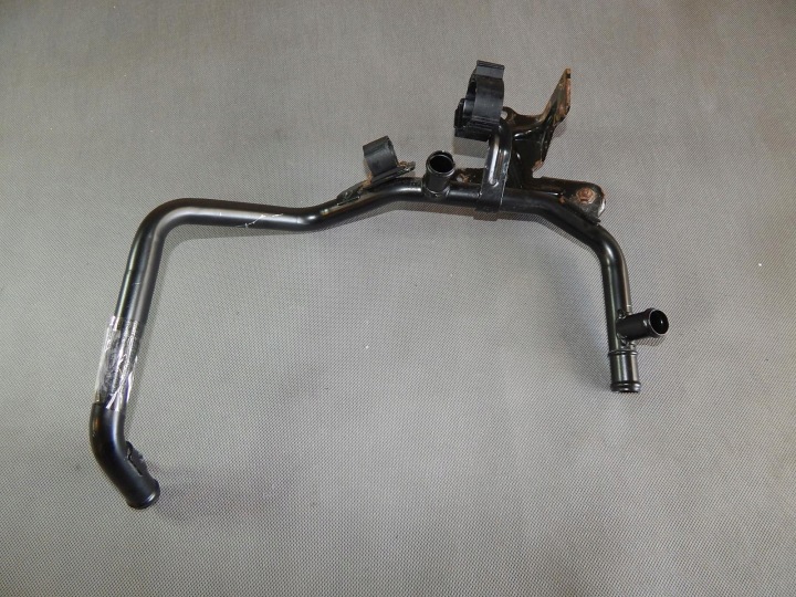 AUDI A3 8V bracket POMPY 5Q0121599J