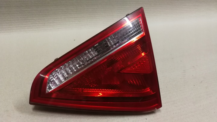 LICHT RECHTS HECK Z HECKKLAPPE AUDI A5 8T COUPE 8T0945094