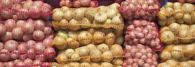 Упражнение какой какая какие овощи. Кострома овощной рынок. Свекла вместе с морковкой. Помидоры перекрутить через мясорубку. Пропущенные овощей.