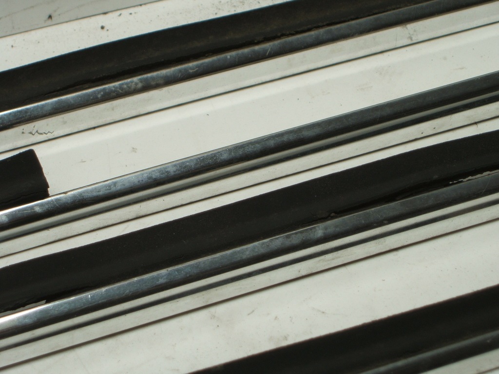 фото №3, Mercedes w123 накладки рамки вікон ущільнювачі двері