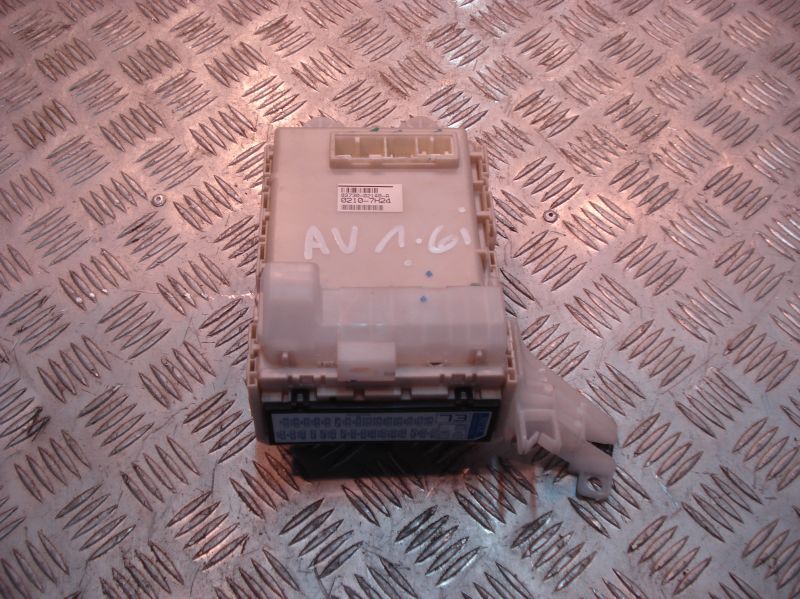 фото №1, Toyota auris 1.6 vvti 2008 коробка предохранителей