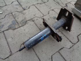 фото №8, Chrysler le baron відбійник бампера перед лівий