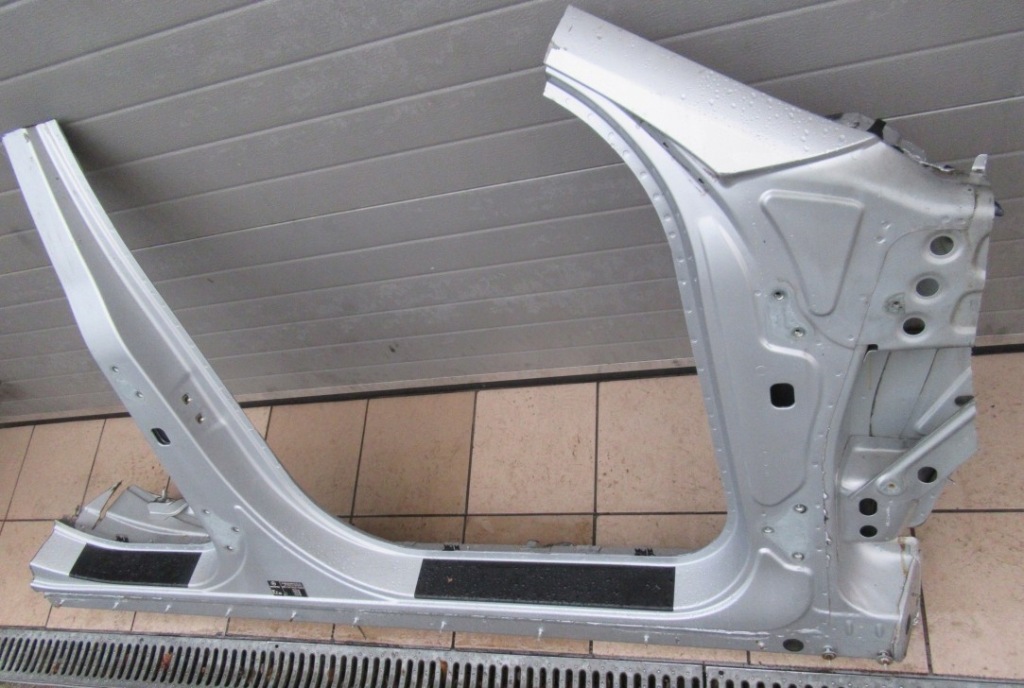 Поріг стійку  правий чверть mercedes ml w164 775 Оригінал