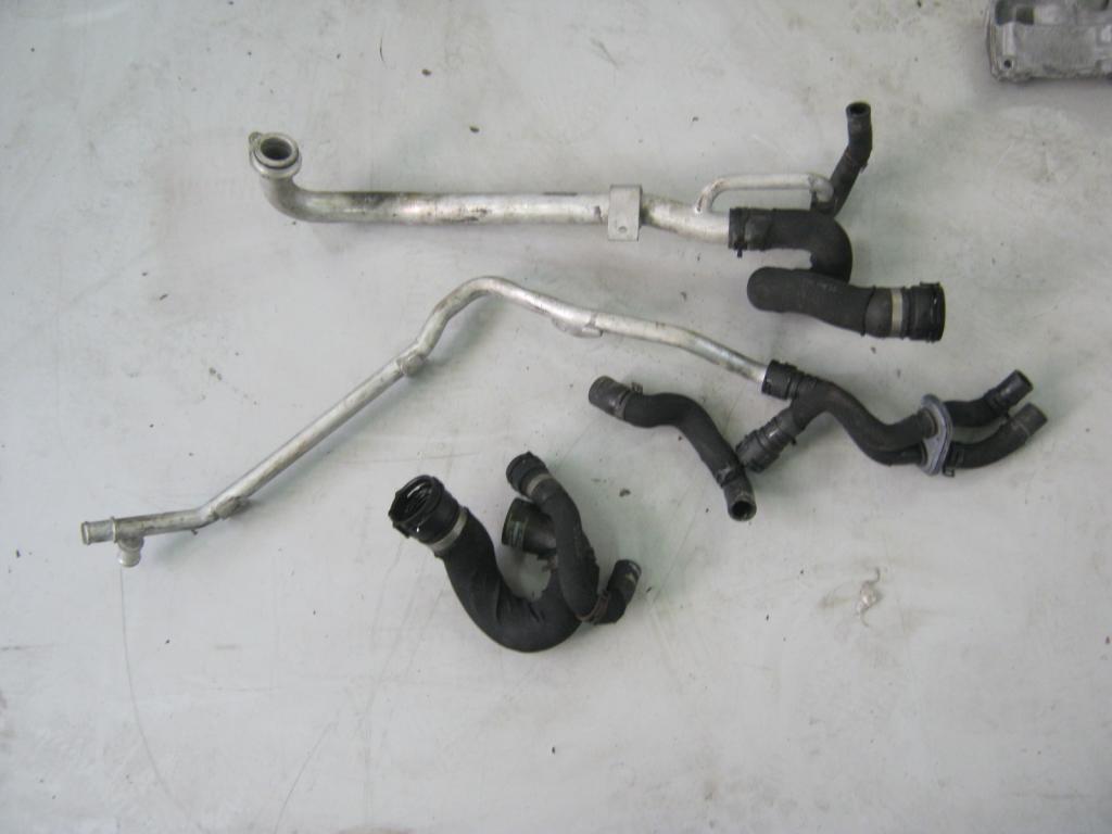 фото №1, Audi s5 a5 трубка wąż шланг wody 8k0121109l