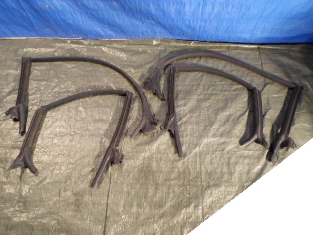 фото №1, Audi s7 прокладка двері лівий перед 4g8845353