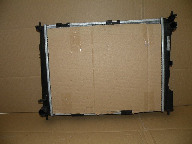 Купить Радиатор воды renault clio 3 2.0i 2006- 82 00 489 879