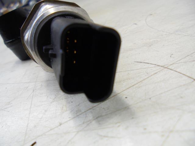 фото №3, Молдинг впрыскная peugeot 2008 1.6 ehdi