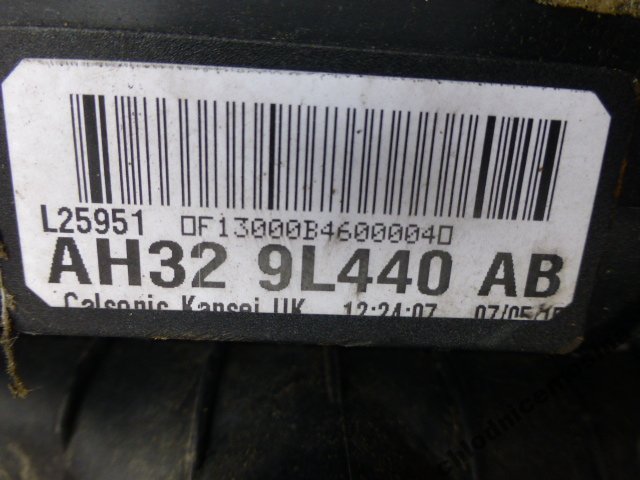 Land rover оригінальний номер ah32-9l440-ab радіатор Доставка