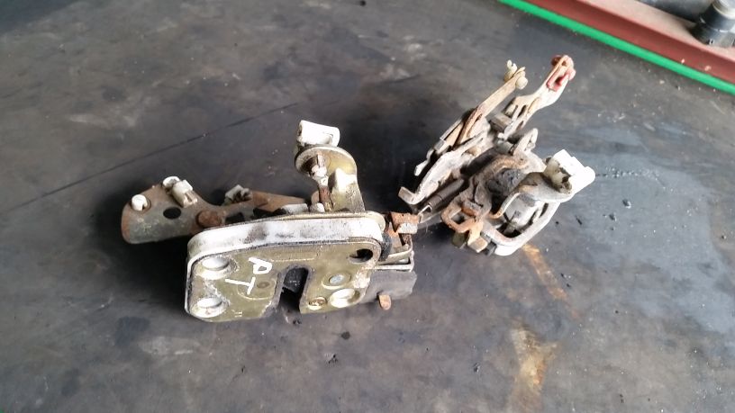 Купити Замок дверей правий задні kia sportage 99r. європа  інше