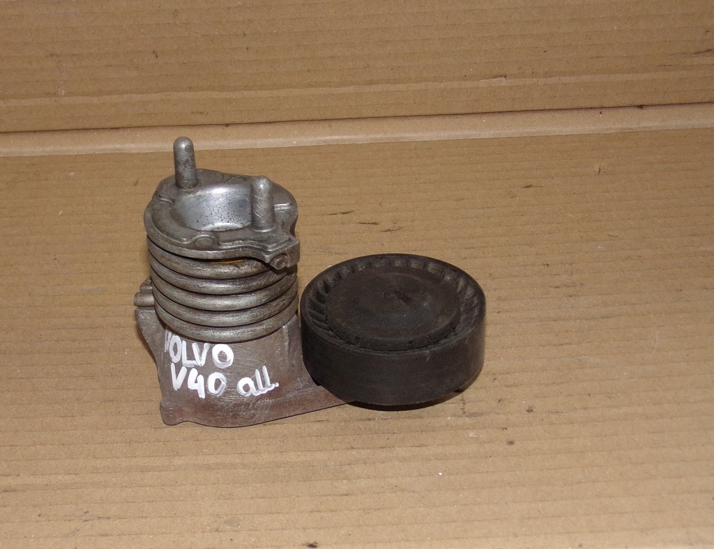 фото №1, Volvo v40 s40 натяжитель ремень 31251654