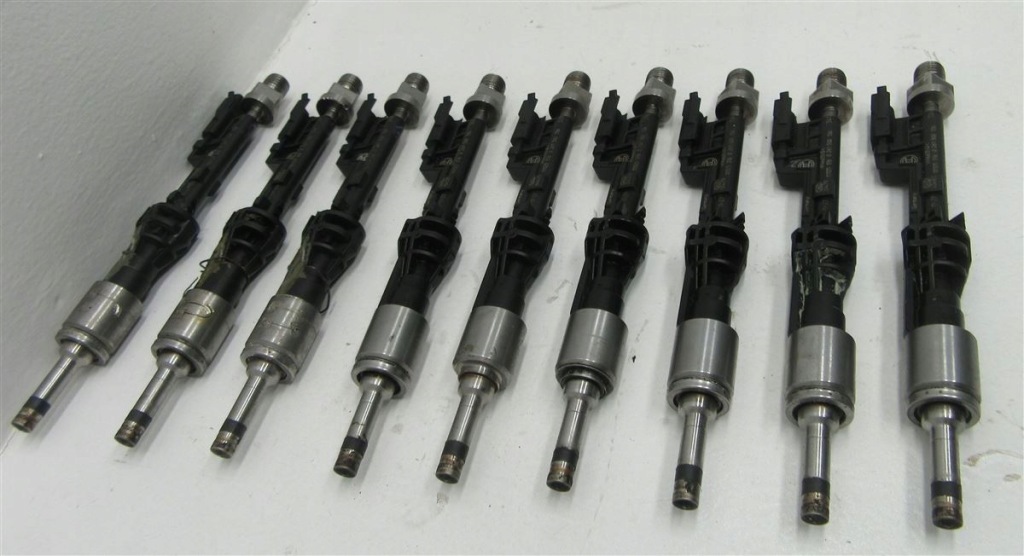 7599876 0261500136 форсунка bmw f01 f10 4.4b n63 Оригинал