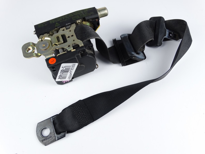 Купить Mercedes ml w163 ремень безопасности правый  перед