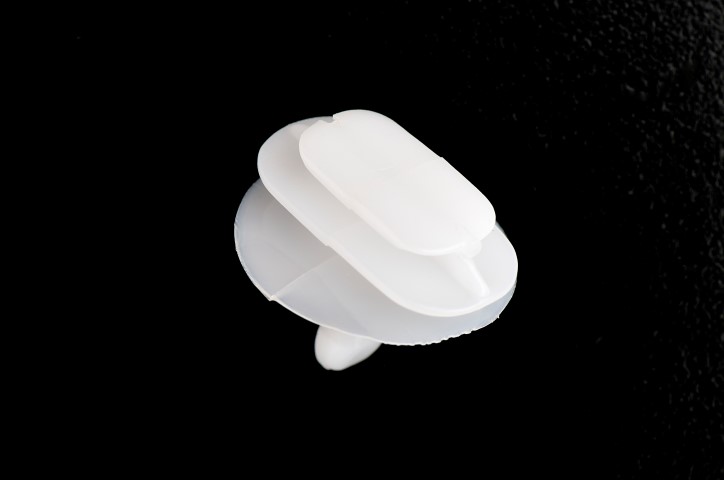 фото №3, Клипса накладки renault clio ii megane ii kangoo i