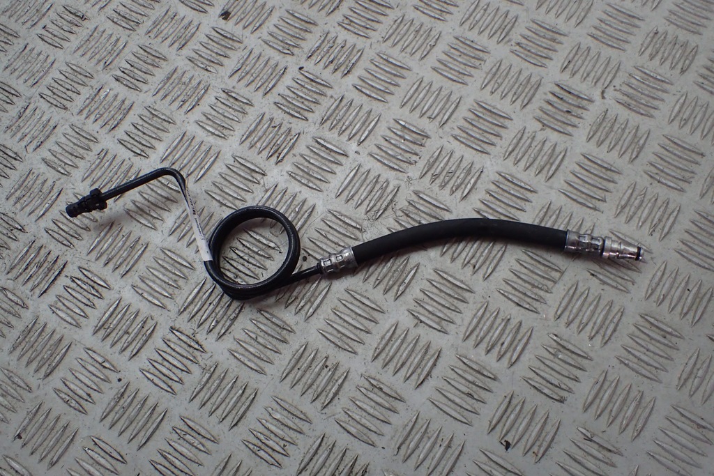 фото №1, Porsche cayman 981 трубка зчеплення 98142337706