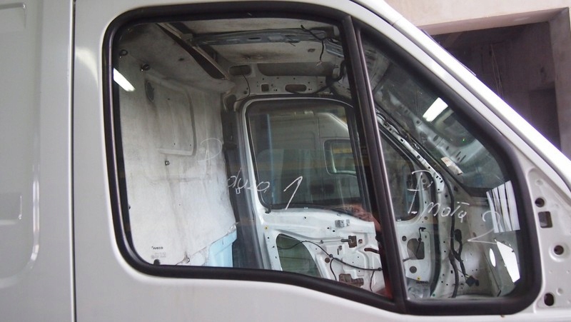 фото №6, Дверь с 2008 iveco daily 99-12 ручка стекло молдинг