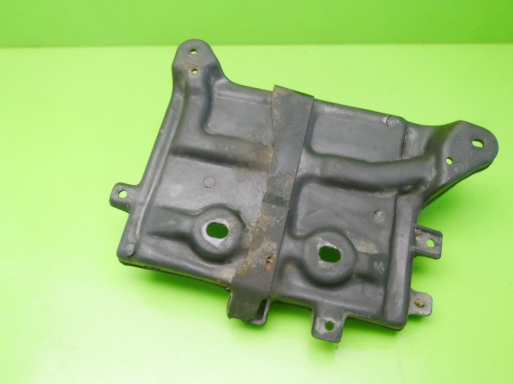 Основание аккумулятор mazda 323c bg iv 1.3 16v 91- с Разборки