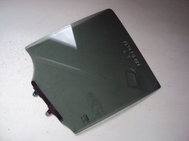 фото №1, Стекло левый задняя nissan pathfinder 2005 rok