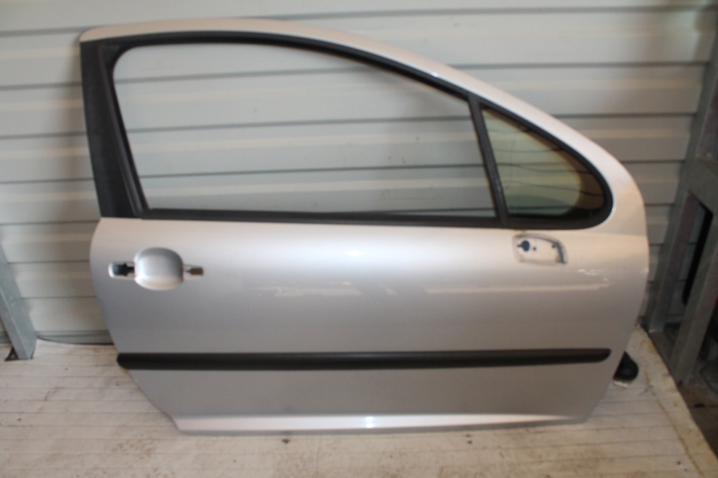 фото №1, Дверь правый перед правое передние peugeot 207 3d