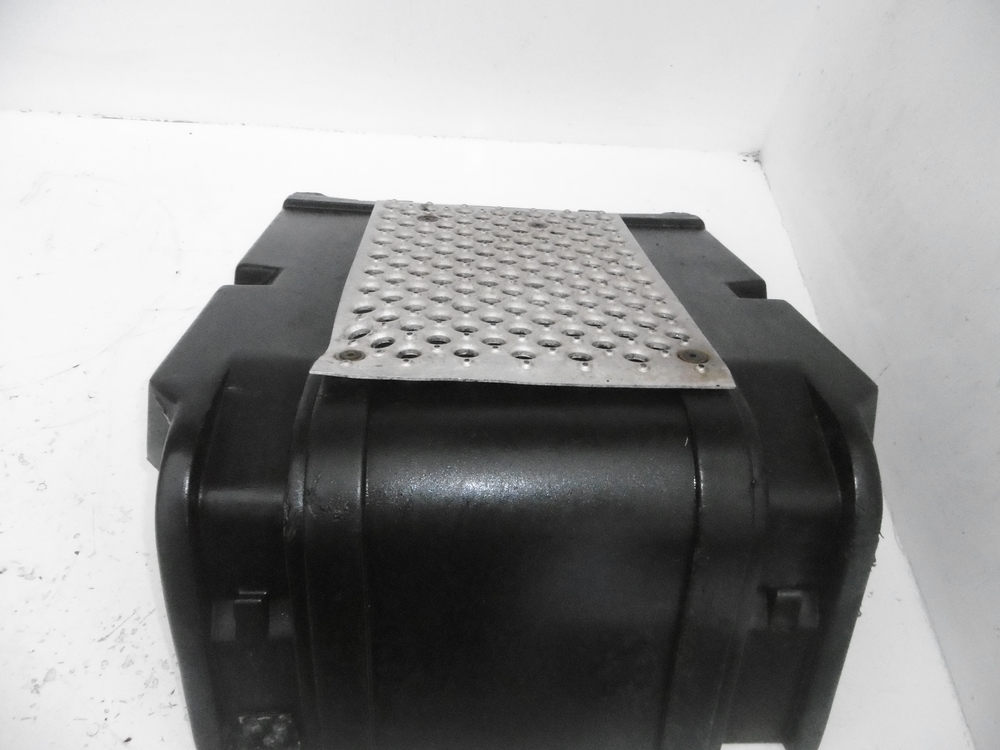 фото №1, Крышка защита заглушка аккумулятор renault magnum