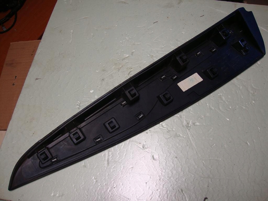 фото №5, Молдинг дверь clio iv gt niebieska 828762614r