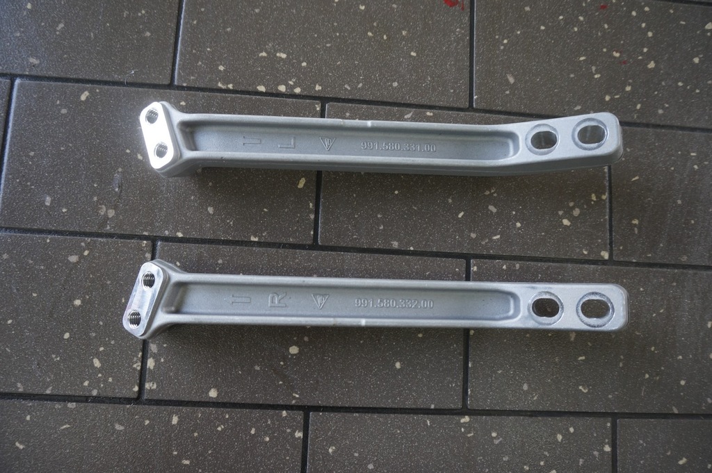 фото №1, Кронштейн kapotażu porsche 911 991 cabrio carrera