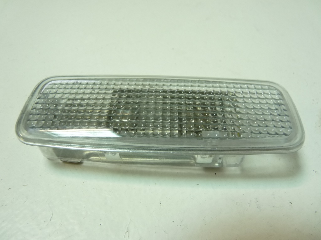 фото №1, Mbm audi q5 лампа потолочный 4e0947105a