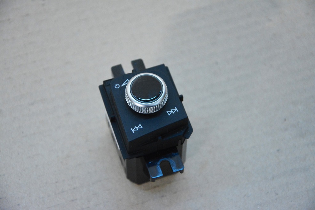 фото №1, 8w1919616 audi a4 8w ручка кнопка громкость