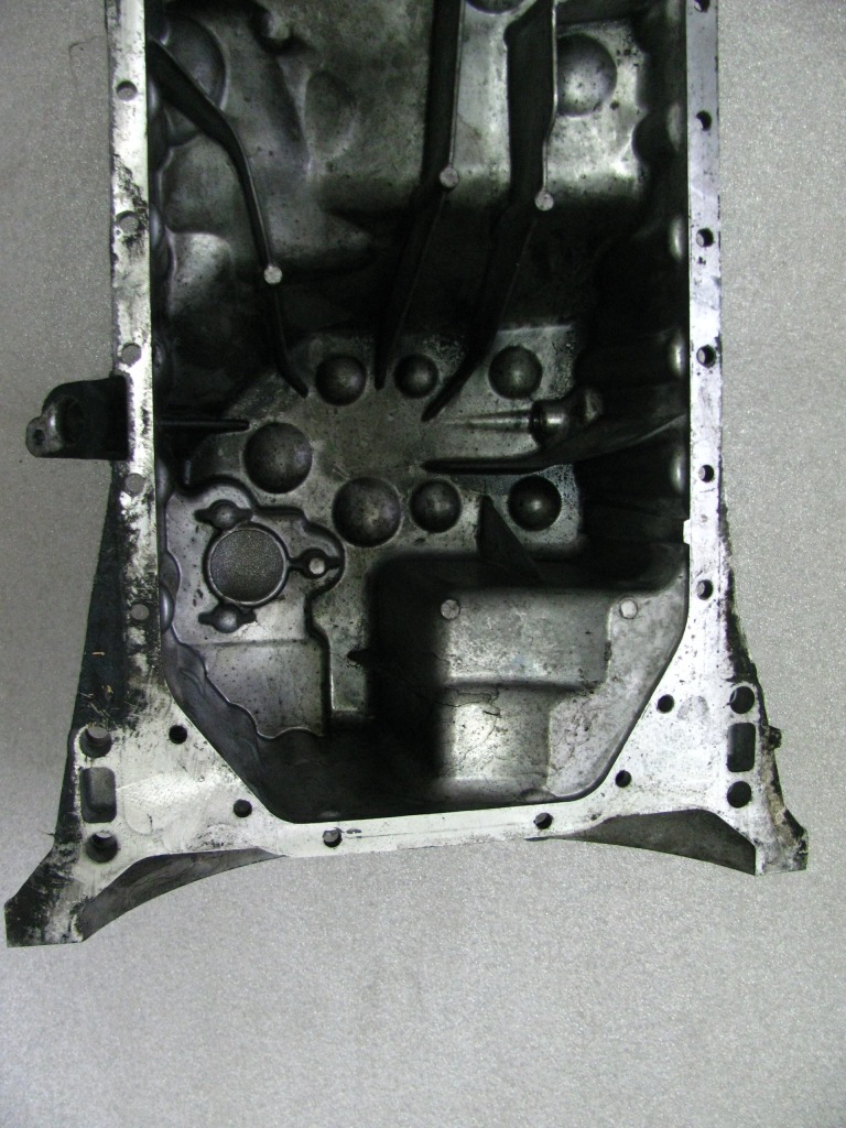 Mercedes поддон масляная 2.2 cdi 6110140602 Недорого