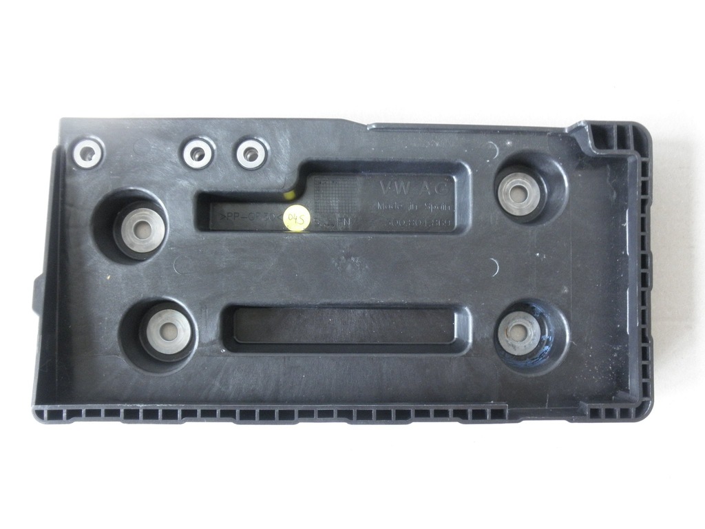 фото №1, Основание аккумулятор 3q0804869 vw passat b8