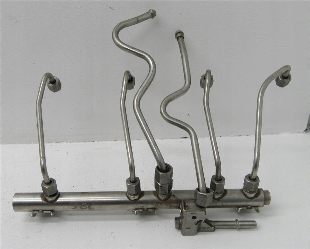 Купить Молдинг впрыскная трубки bmw e90 e60 3.0 n43 7562474