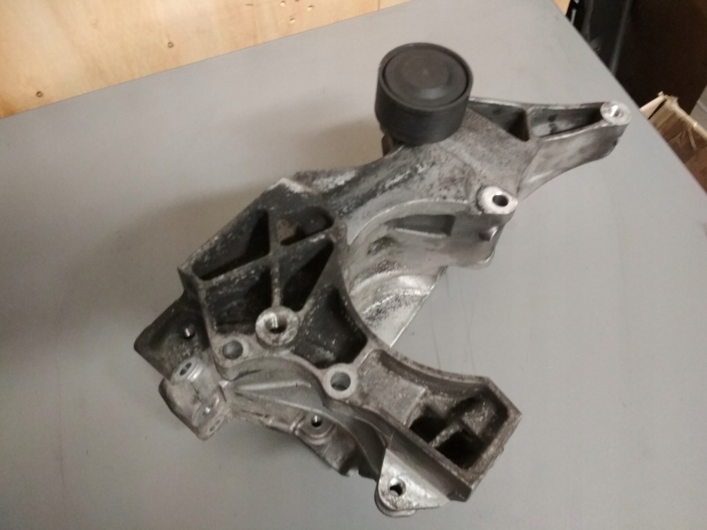 Купить Кронштейн основание держатель генератора bmw n47