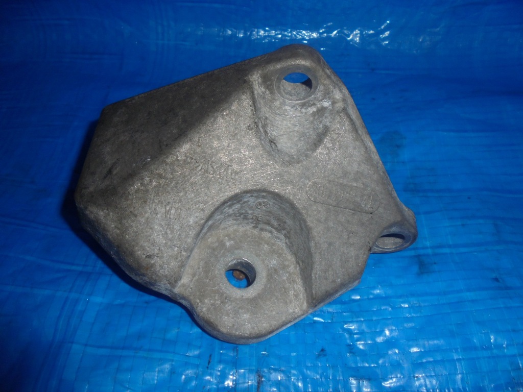 фото №1, Кронштейн кронштейн vw phaeton 3d0399114l