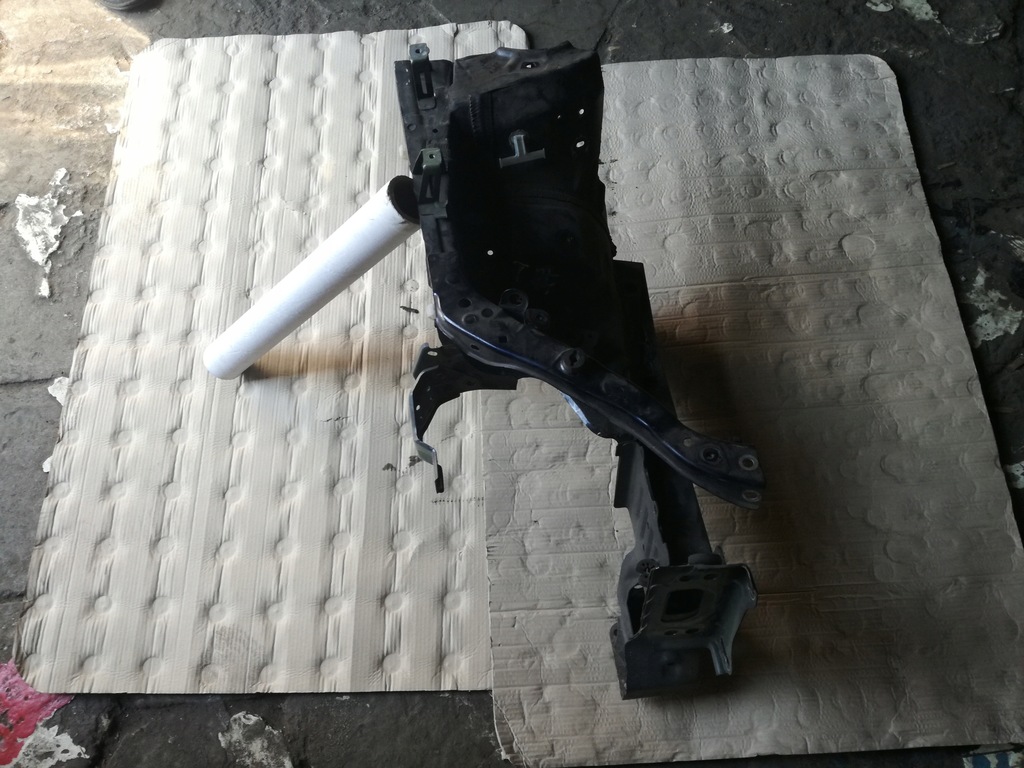 фото №1, Toyota avensis t27 підкрилок панель фари правий