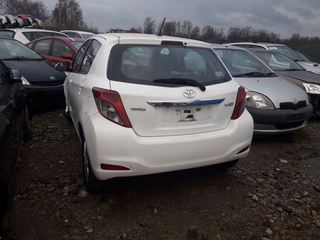 фото №10, Toyota yaris iii 2012 rok kompletny перед бампер