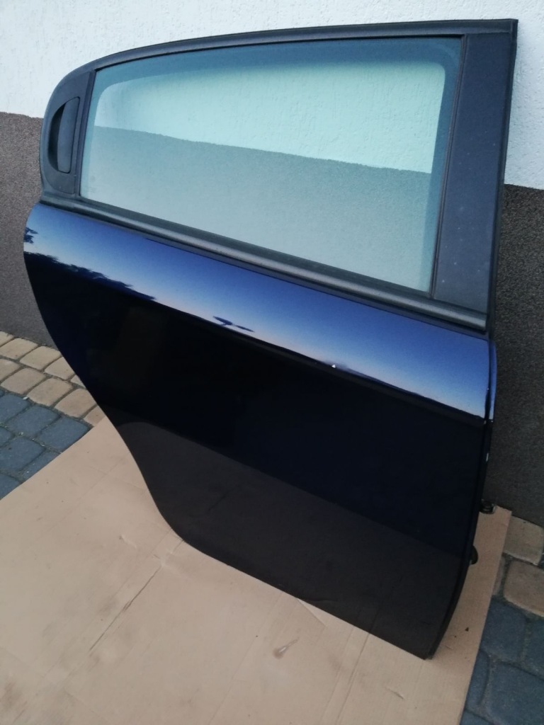 Купити Alfa romeo 147 рестайлінг  - двері праве задні