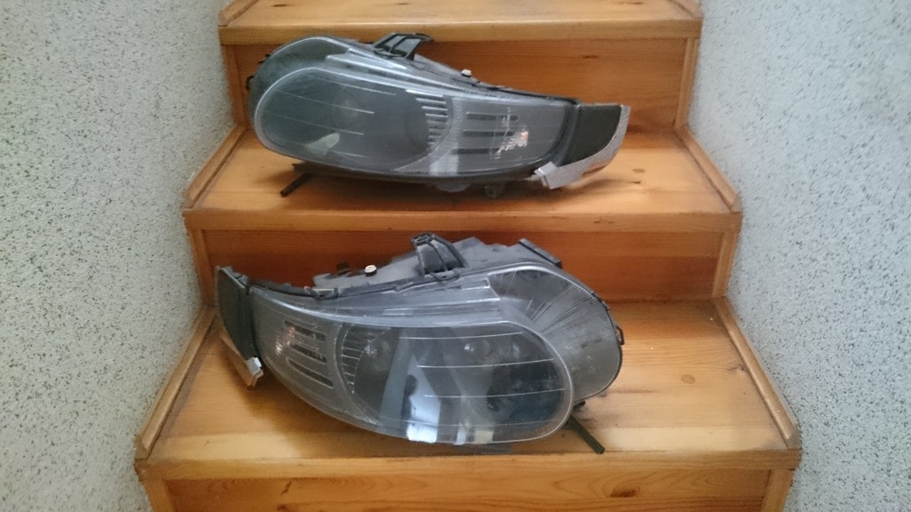 фото №1, Saab 95 mod 05-10 лампа передняя ксенон левая