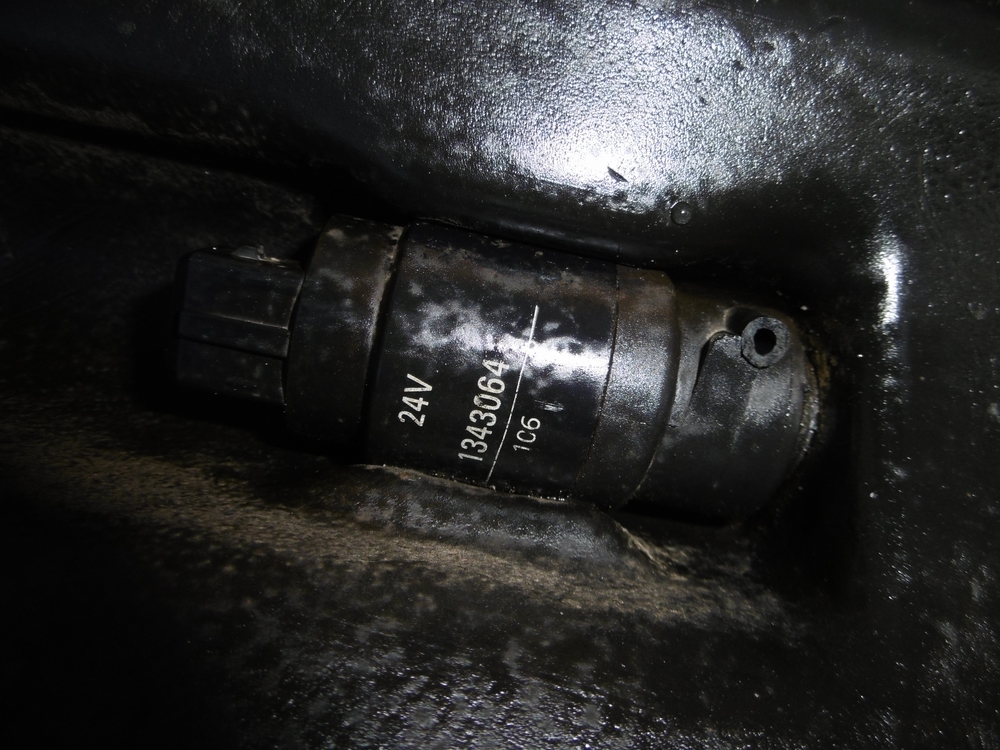 фото №5, Бак бачок помпа омывателя daf xf 95