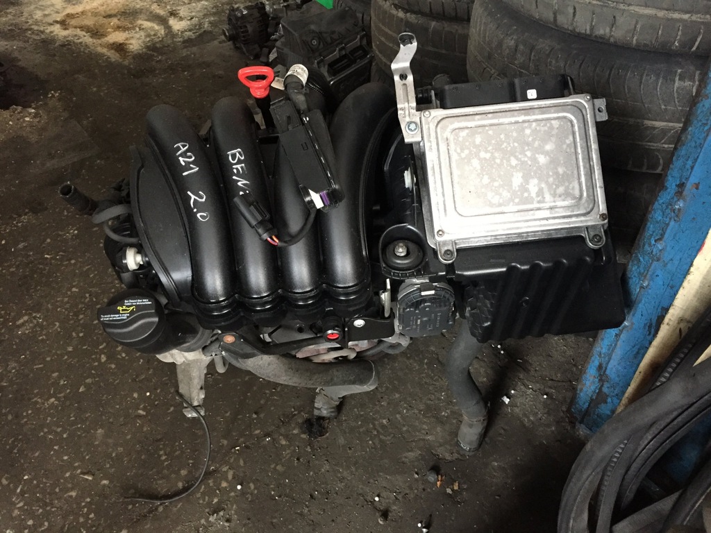 фото №1, Mercedes a klasa w169 бензин заливна горловина оливи пластиків