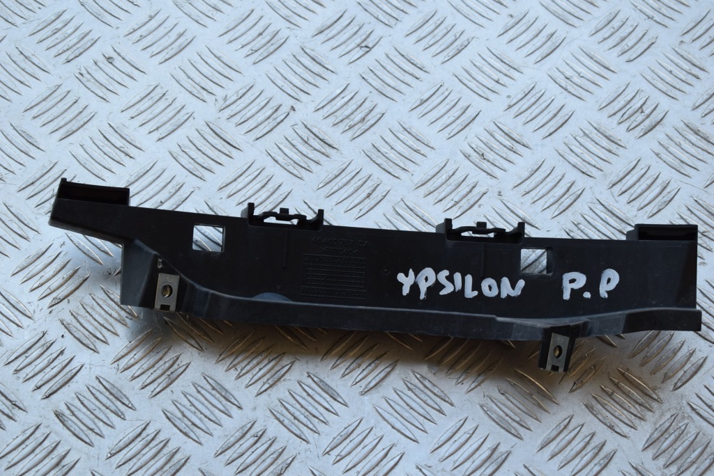 Купити Напрямна бампера лампи правий перед ypsilon ii 2014