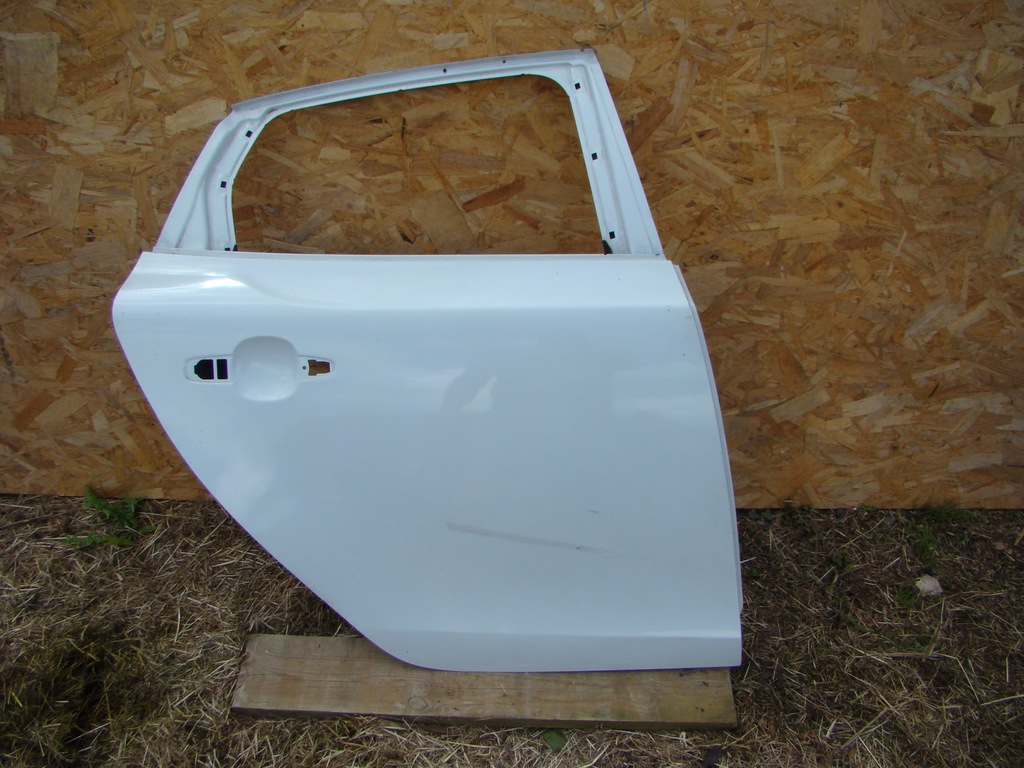 фото №1, Volvo v40 xc40 ii 12-17r. дверь правое задние d438