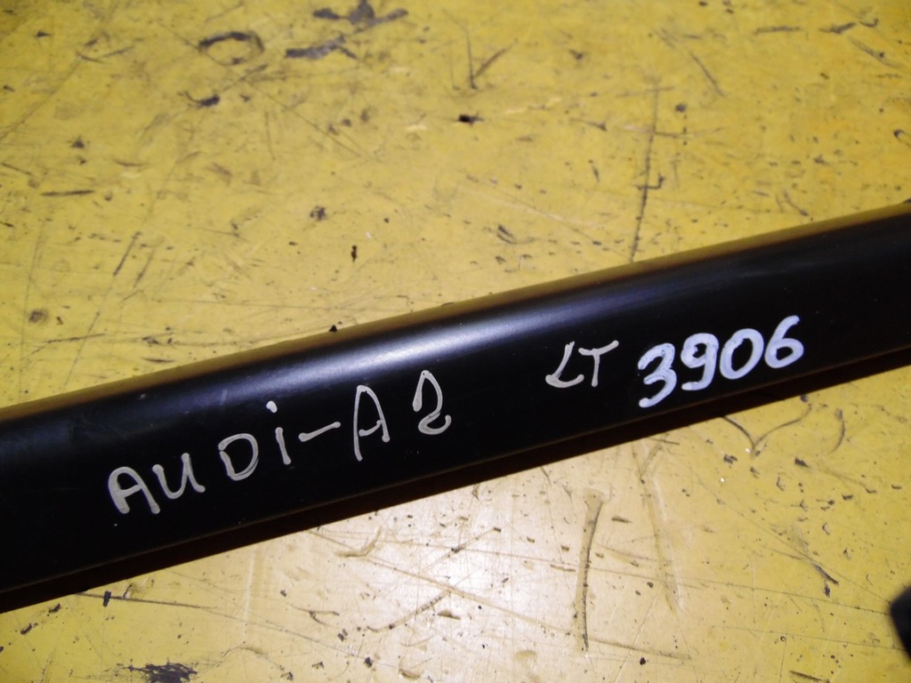 фото №10, Молдинг нижня лівий задня audi a2 8z0854949l lz9w