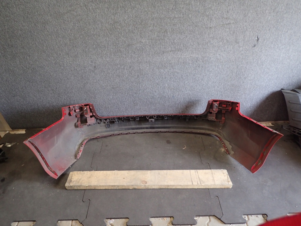 Бампер задня audi a4 kombi lift 12- Зі Шроту